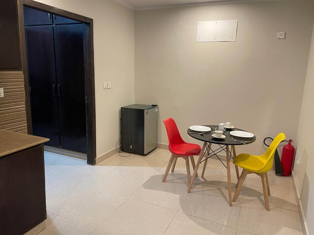 Marine Tower Apartamento Rawalpindi Exterior foto