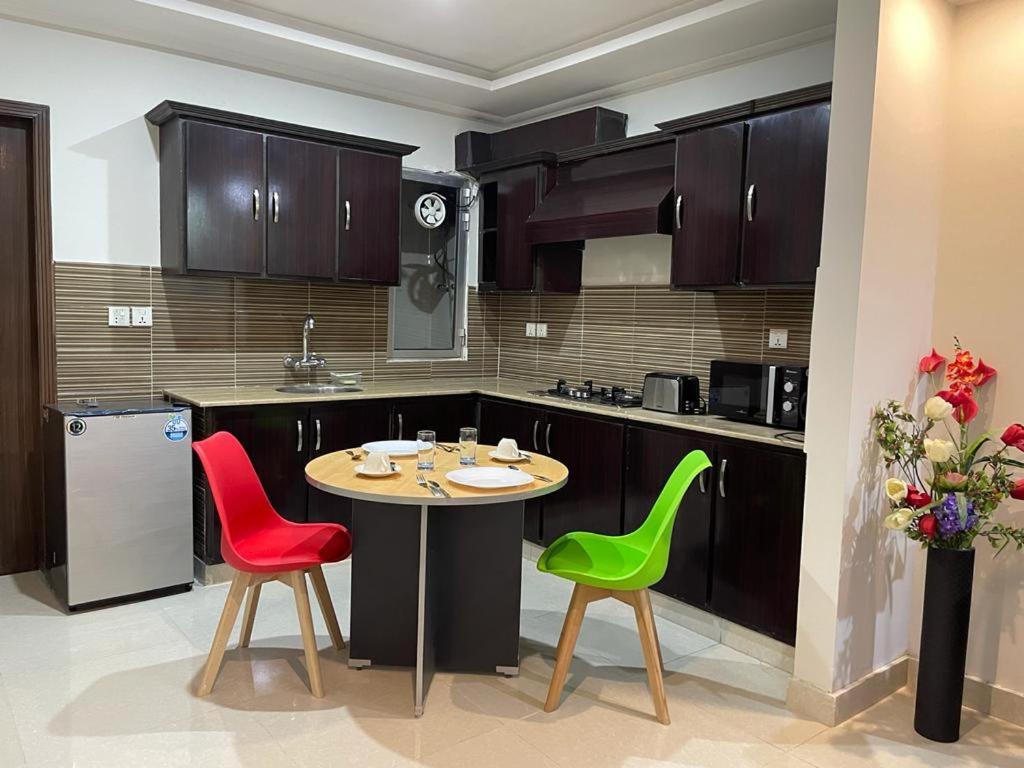 Marine Tower Apartamento Rawalpindi Exterior foto