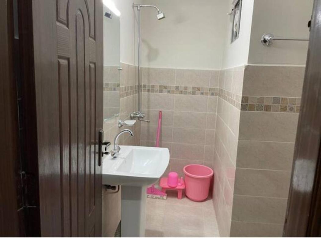 Marine Tower Apartamento Rawalpindi Exterior foto